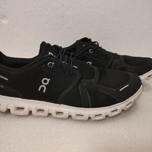 On Cloud Running Men's Black and White Athletic Shoes Size 11.5